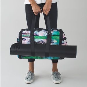 Lululemon “Of The Wind” yoga/gym duffle bag